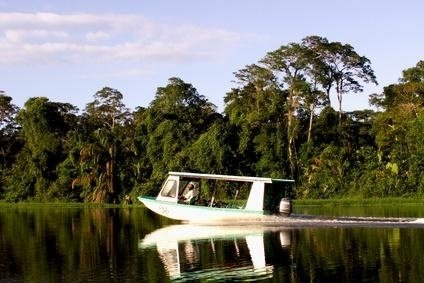 250 km vodami Amazonky